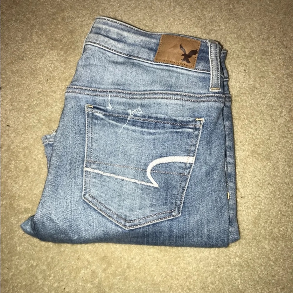 Women’s light wash skinny jeans